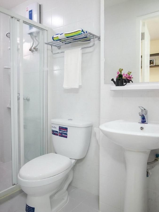 Charming Resident At Ekkamai From Studio Unit Up To 2 Bedroom Apartment バンコク都 エクステリア 写真