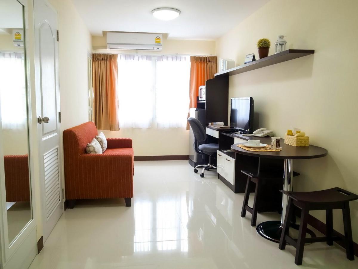 Charming Resident At Ekkamai From Studio Unit Up To 2 Bedroom Apartment バンコク都 エクステリア 写真