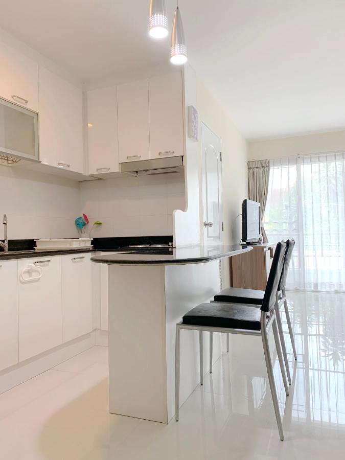 Charming Resident At Ekkamai From Studio Unit Up To 2 Bedroom Apartment バンコク都 エクステリア 写真