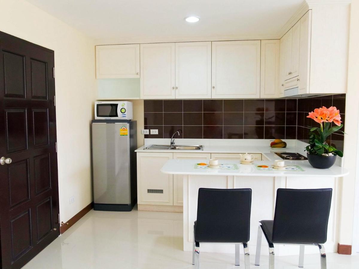 Charming Resident At Ekkamai From Studio Unit Up To 2 Bedroom Apartment バンコク都 エクステリア 写真
