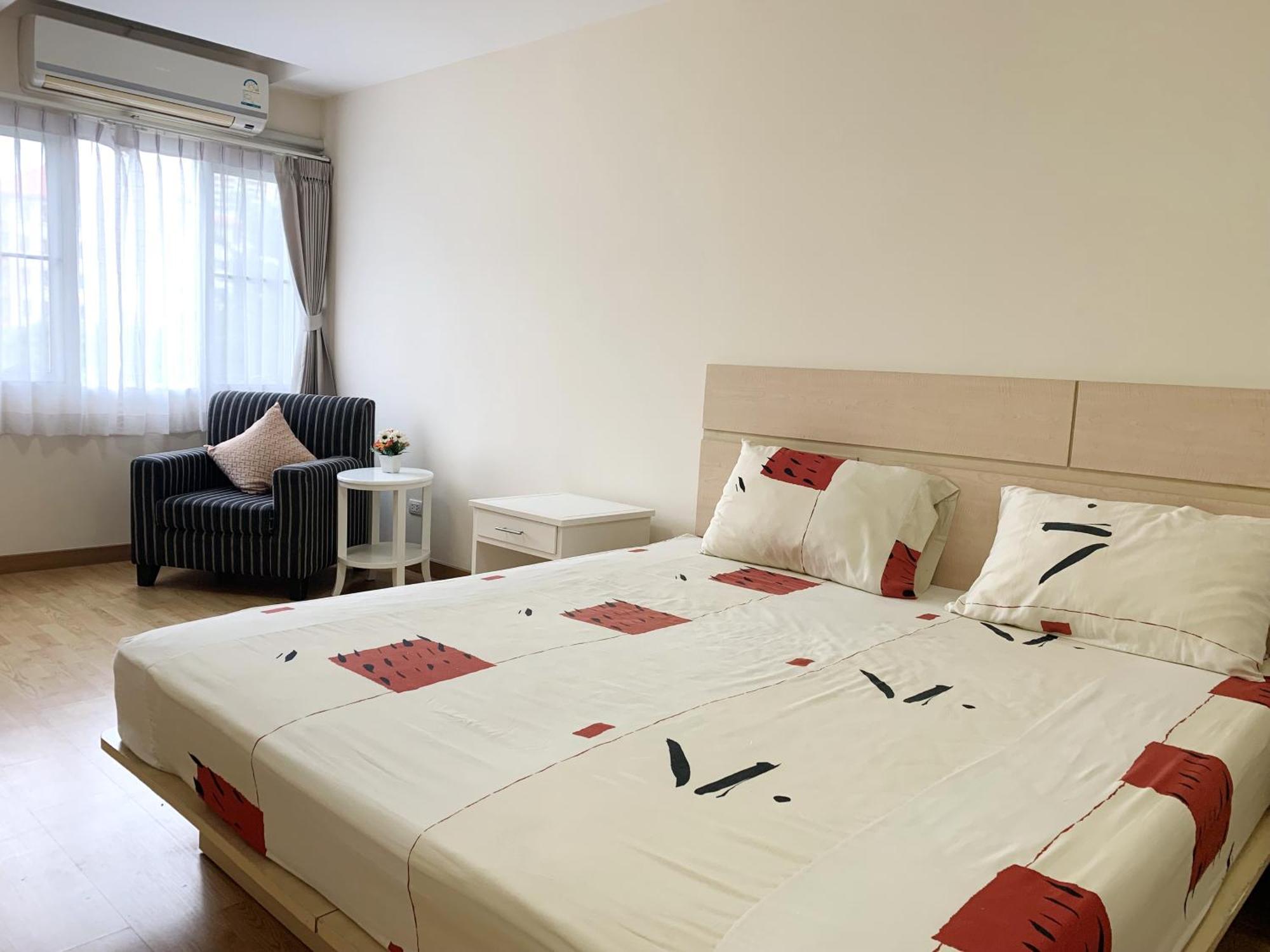 Charming Resident At Ekkamai From Studio Unit Up To 2 Bedroom Apartment バンコク都 エクステリア 写真