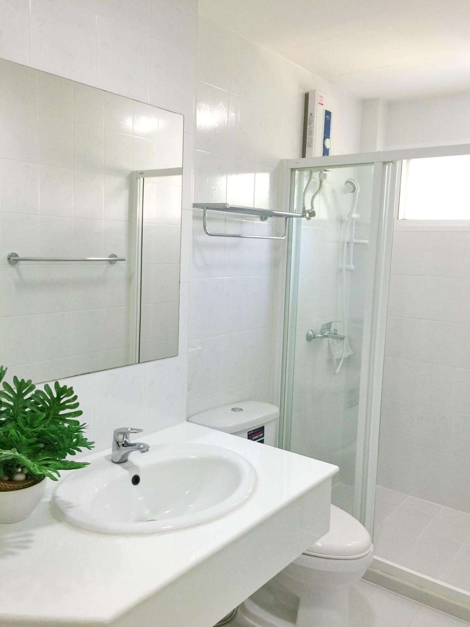 Charming Resident At Ekkamai From Studio Unit Up To 2 Bedroom Apartment バンコク都 エクステリア 写真