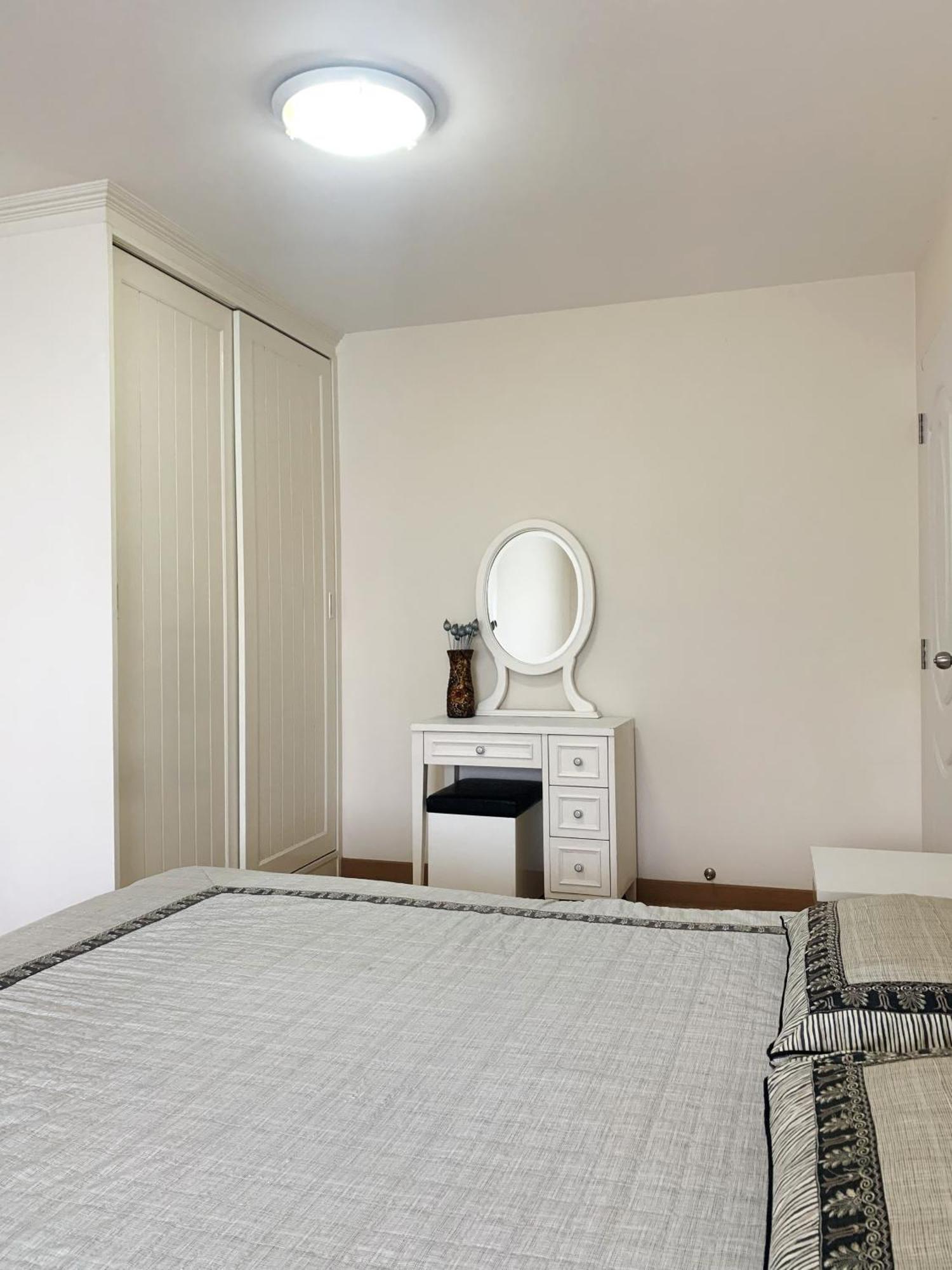 Charming Resident At Ekkamai From Studio Unit Up To 2 Bedroom Apartment バンコク都 部屋 写真
