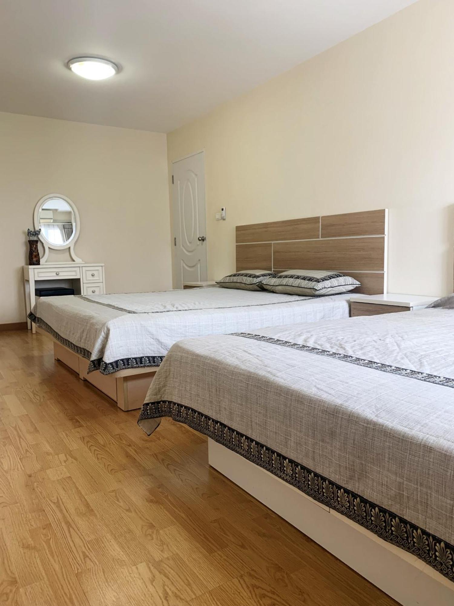 Charming Resident At Ekkamai From Studio Unit Up To 2 Bedroom Apartment バンコク都 エクステリア 写真